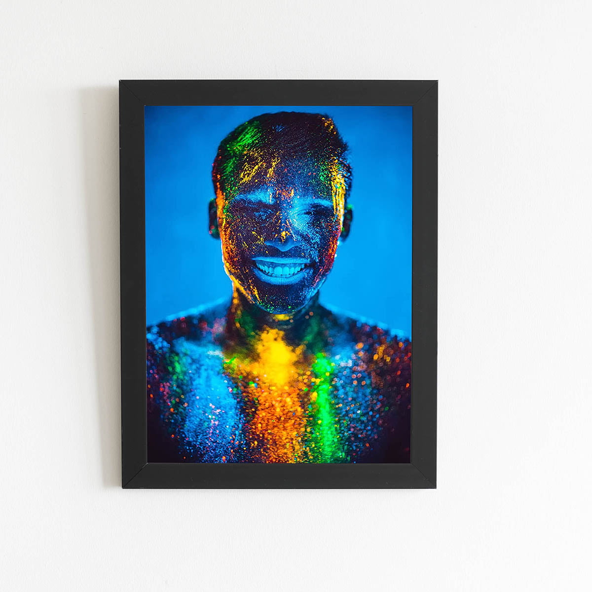 Homem com Tinta Neon Colorida Quadro Moldura Preta 60x40cm