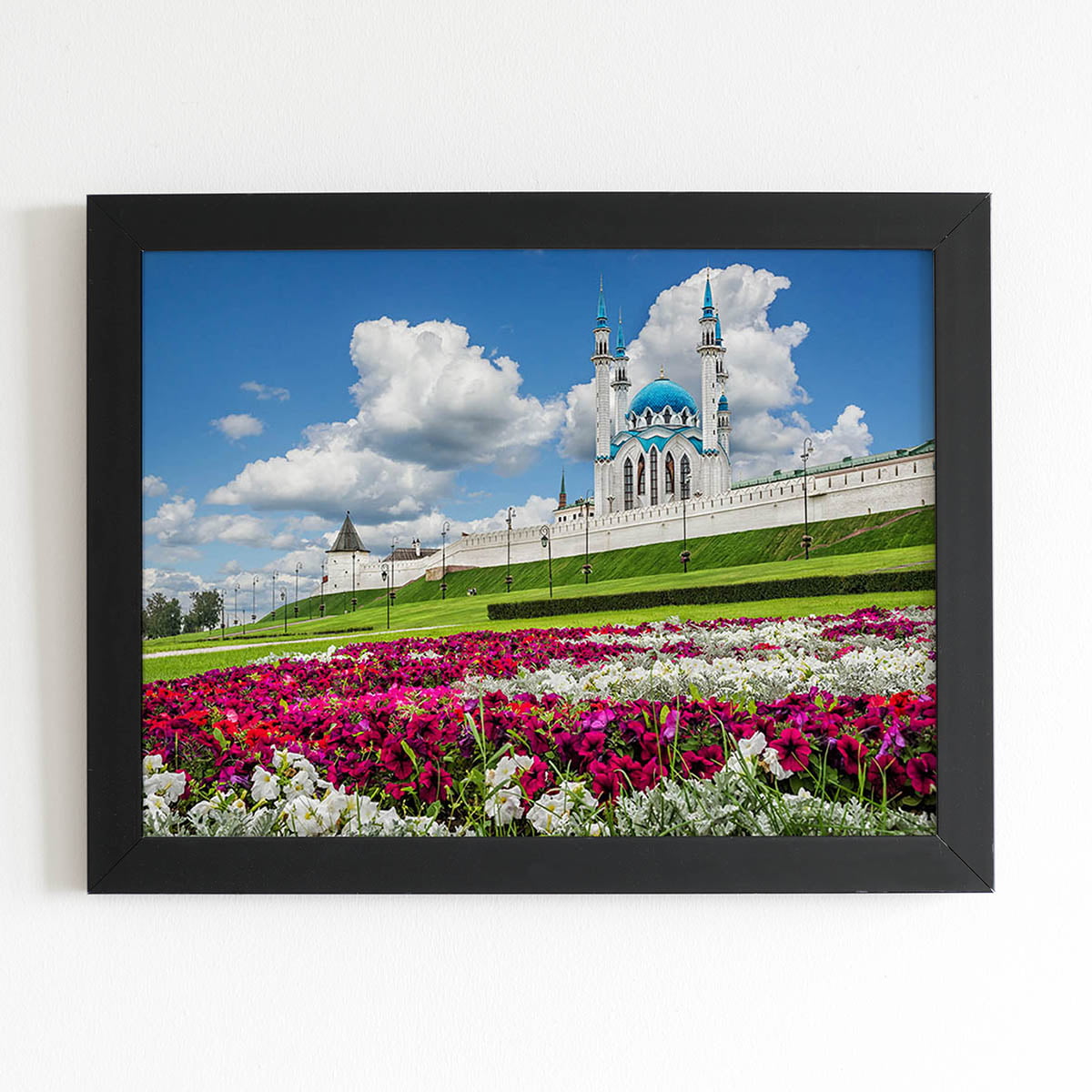 Quadro Kazan Kremlin Canteiro Flores Moldura Preta 60x40cm 