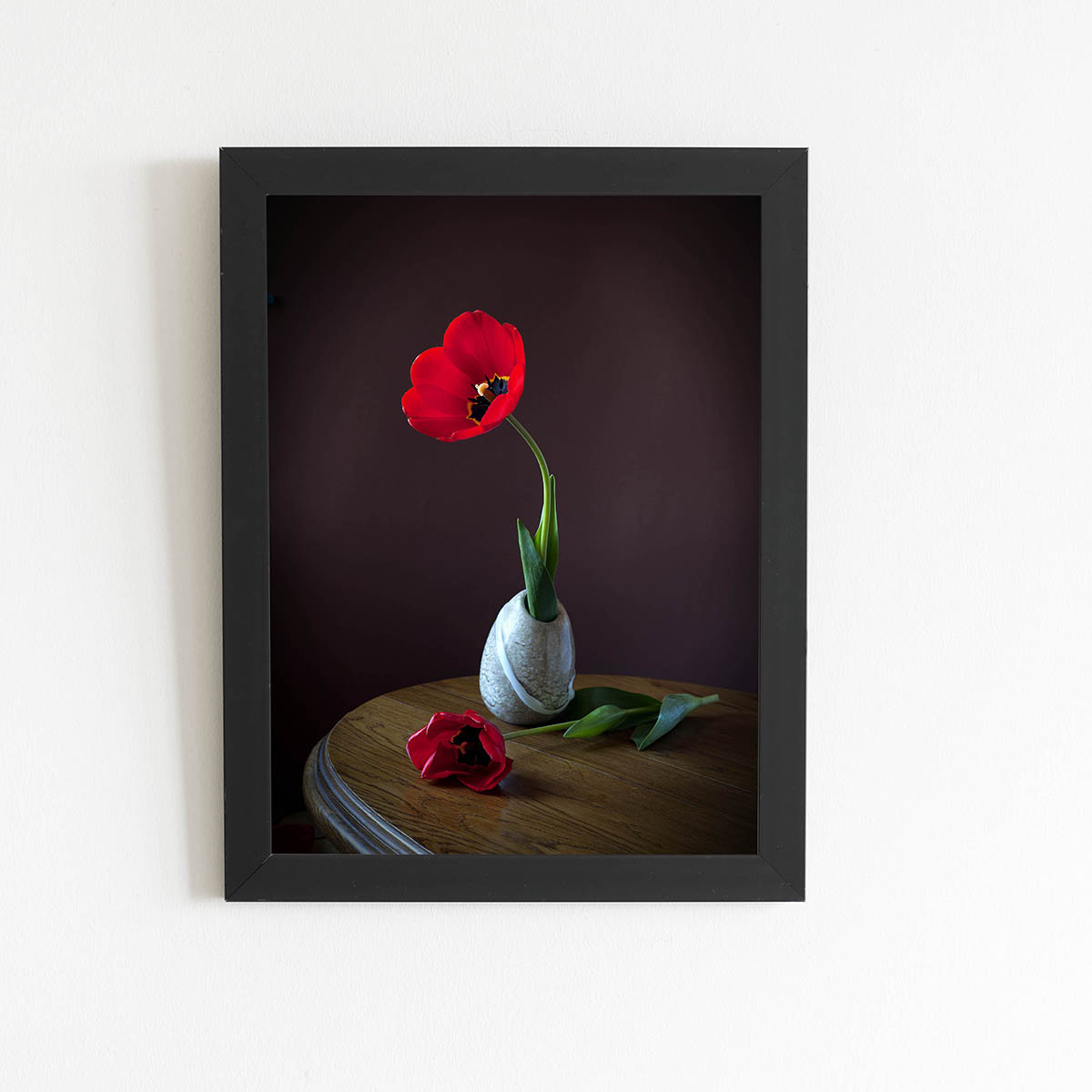 Quadro Tulipa Vermelha em Vaso Pintura Moldura Preta 60x40cm