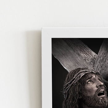 Quadro Jesus Cristo Carregando a Cruz Moldura Branca 60x40cm